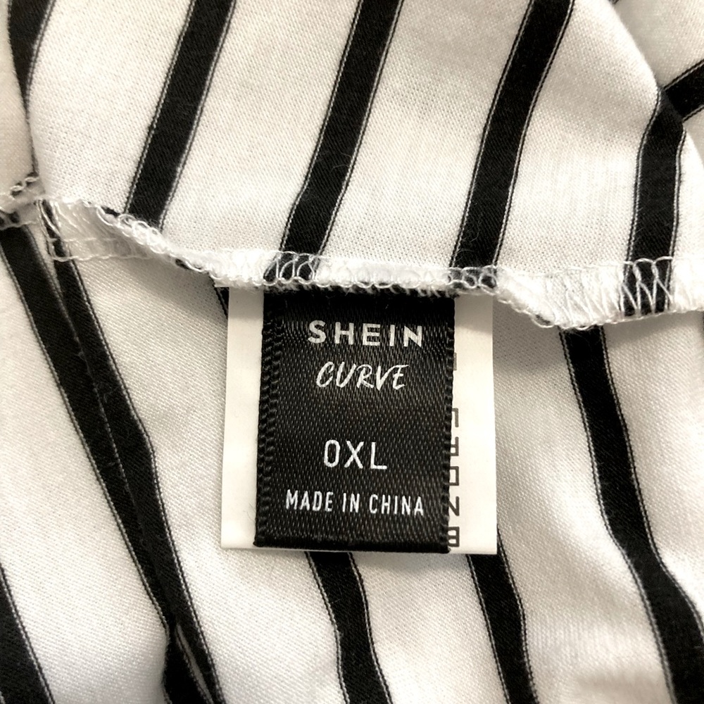 Shein curve Black and white tank size OXL - Picture 3 of 4